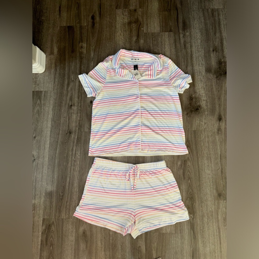 Super cute stripped pajama set size XL new with tags